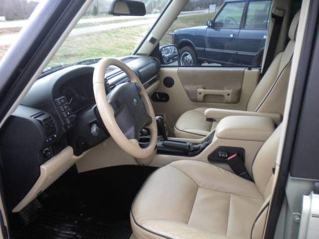 Land Rover Discovery 2004 photo 4