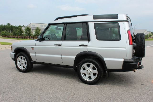 Land Rover Discovery 2004 photo 2