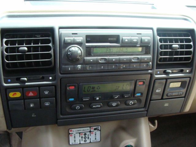 Land Rover Discovery II 2002 photo 6