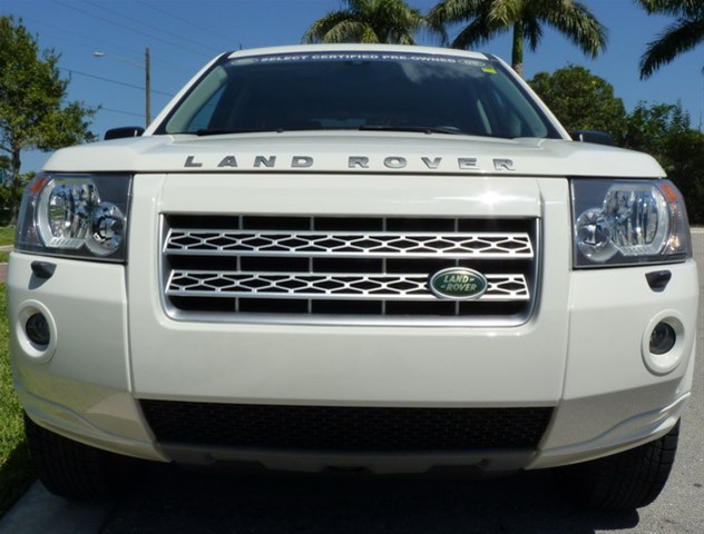 Land Rover LR2 2008 photo 1