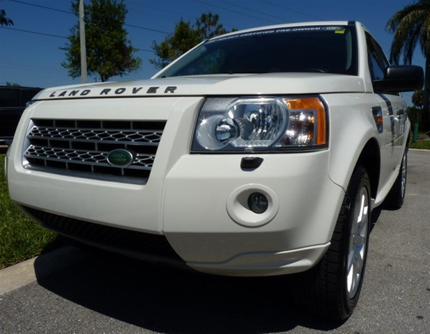 Land Rover LR2 2008 photo 5