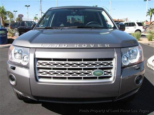 Land Rover LR2 2010 photo 2