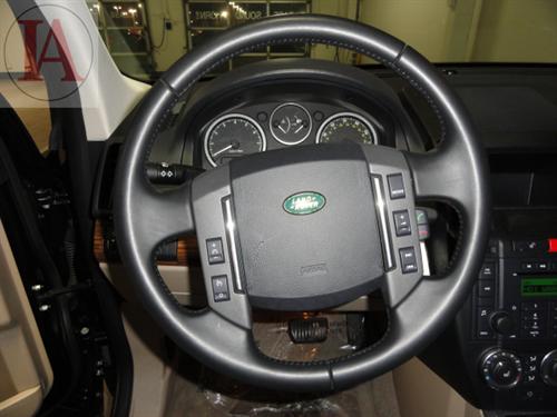 Land Rover LR2 2010 photo 1