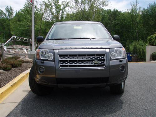 Land Rover LR2 2010 photo 3