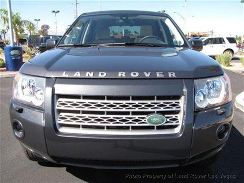 Land Rover LR2 2010 photo 2