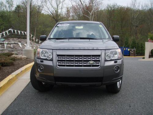 Land Rover LR2 2010 photo 2