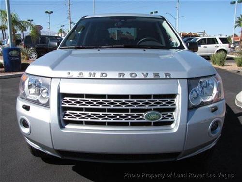 Land Rover LR2 2010 photo 2