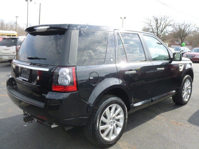 Land Rover LR2 2011 photo 5