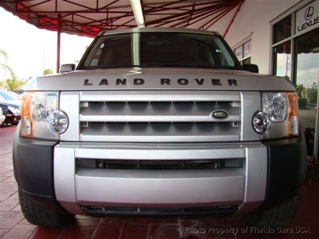 Land Rover LR3 DRW Sport Utility