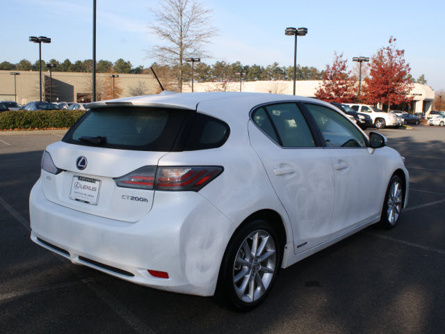 Lexus CT 200h 2012 photo 3