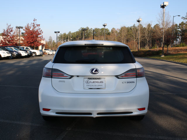 Lexus CT 200h 2012 photo 4