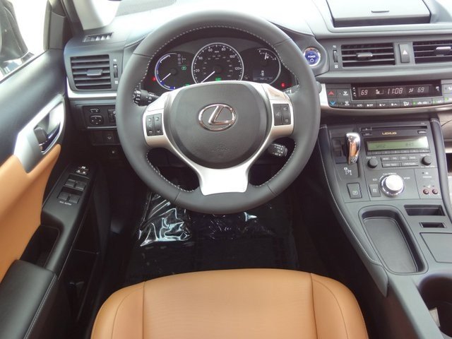 Lexus CT 200h 2012 photo 3