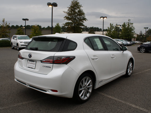 Lexus CT 200h 2012 photo 3