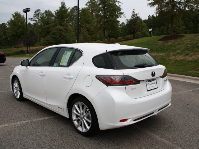 Lexus CT 200h 2012 photo 5