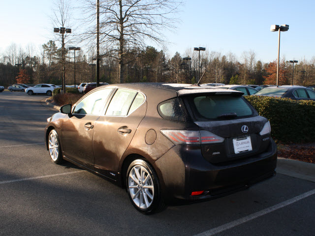 Lexus CT 200h 2012 photo 3