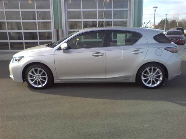 Lexus CT 200h 2012 photo 1