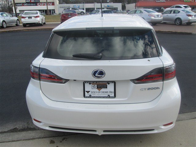 Lexus CT 200h 2012 photo 3