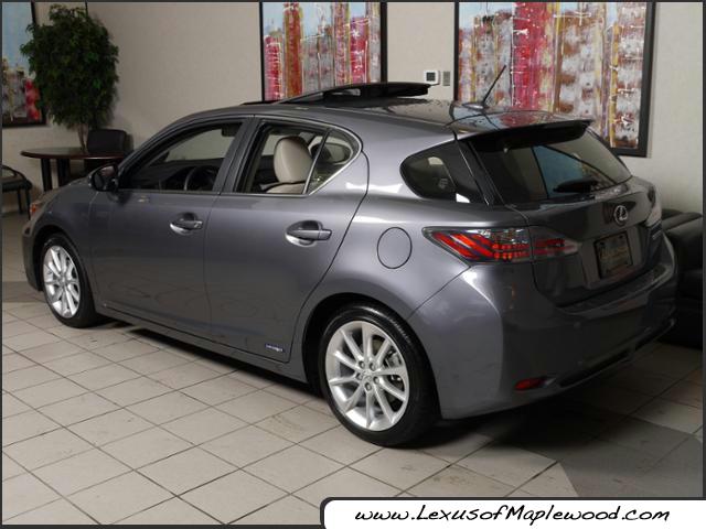 Lexus CT 200h 2012 photo 3