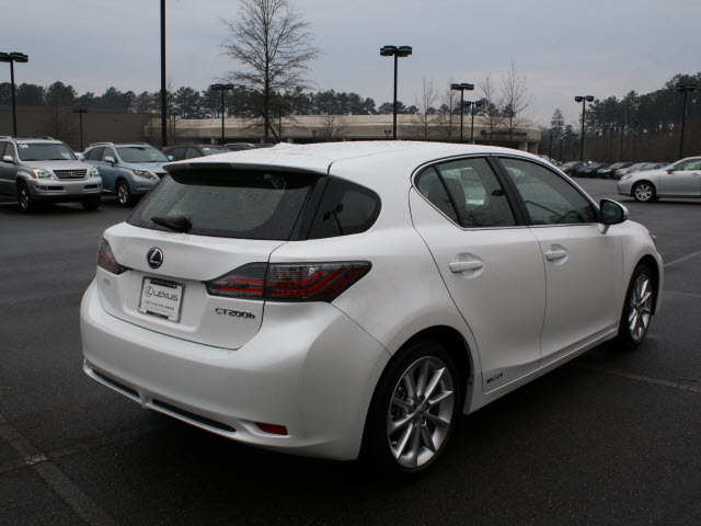 Lexus CT 200h 2012 photo 3