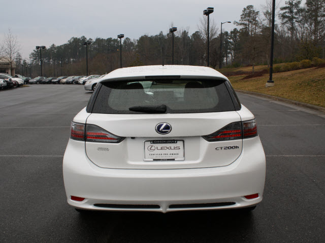 Lexus CT 200h 2012 photo 4