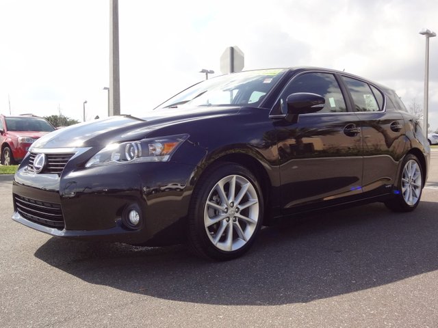 Lexus CT 200h 2012 photo 2