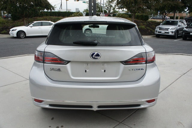 Lexus CT 200h 2012 photo 3