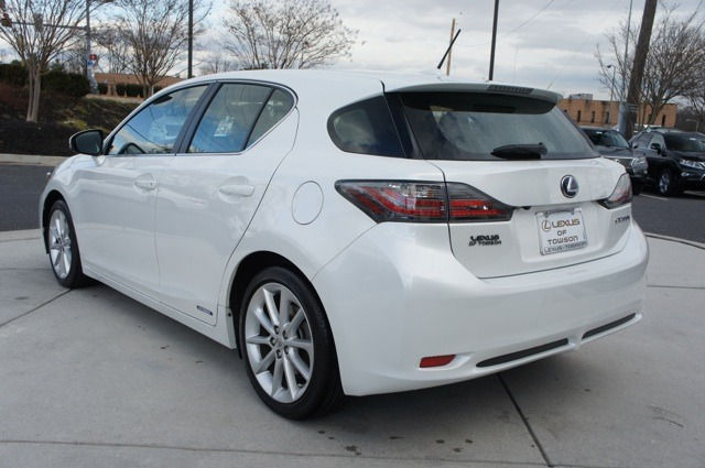 Lexus CT 200h 2012 photo 2