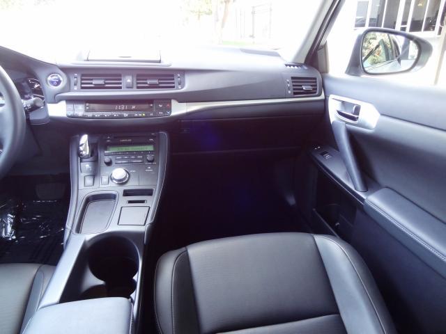 Lexus CT 200h 2012 photo 6