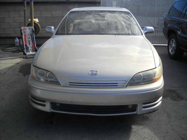 Lexus ES 300 1994 photo 2