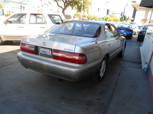 Lexus ES 300 1995 photo 3