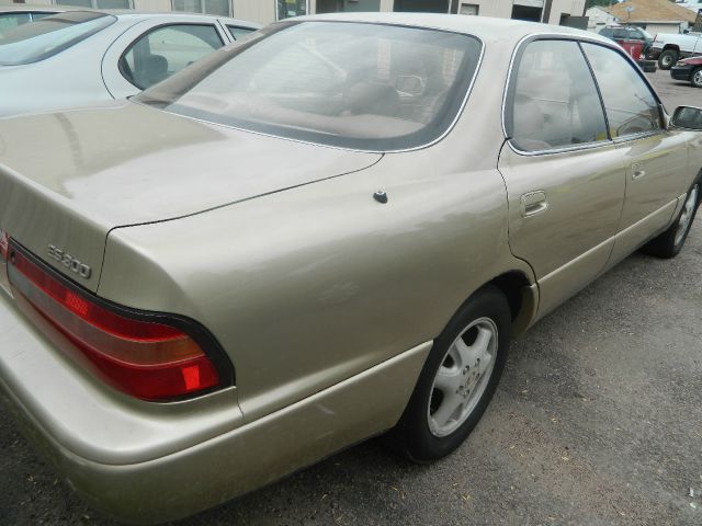 Lexus ES 300 1995 photo 2