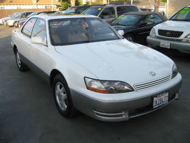 Lexus ES 300 1995 photo 8