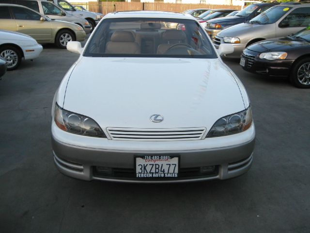 Lexus ES 300 1995 photo 9