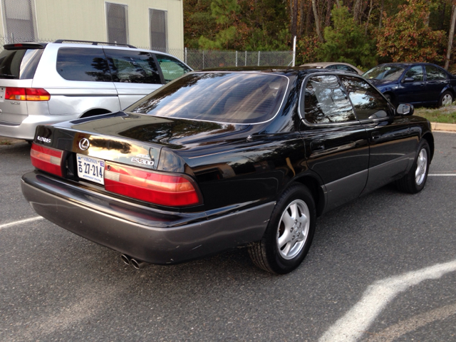 Lexus ES 300 1995 photo 1