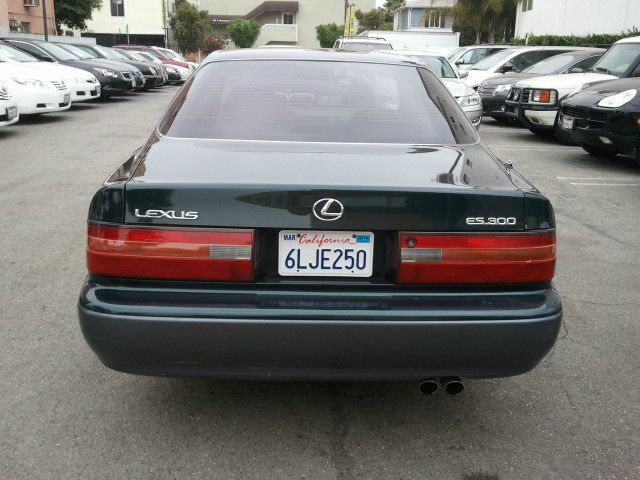 Lexus ES 300 1995 photo 12