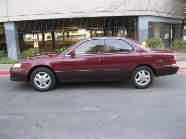 Lexus ES 300 1996 photo 3