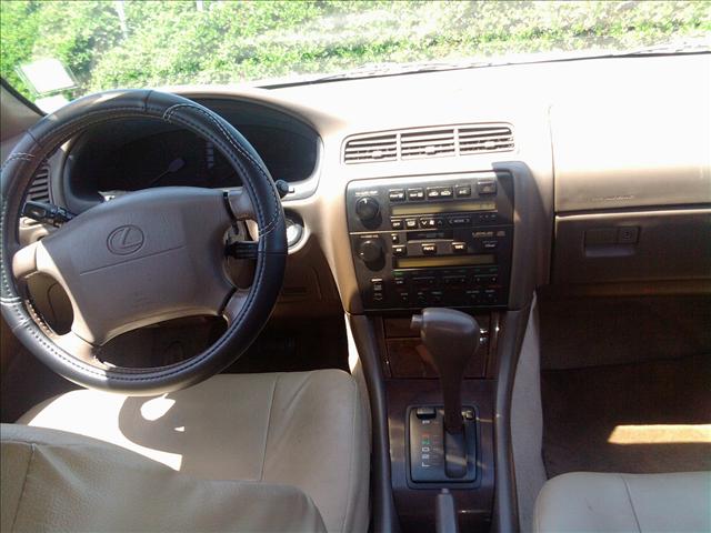 Lexus ES 300 1996 photo 3