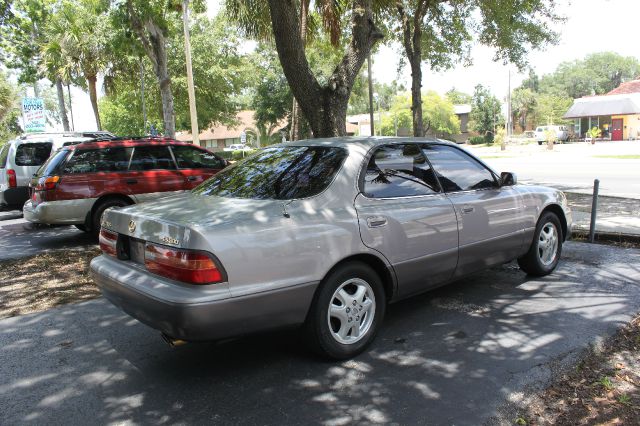 Lexus ES 300 1996 photo 2