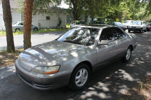 Lexus ES 300 1996 photo 3