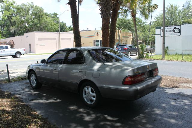 Lexus ES 300 1996 photo 4