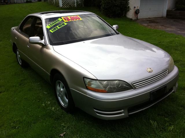 Lexus ES 300 1996 photo 2