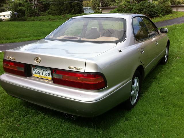 Lexus ES 300 1996 photo 4