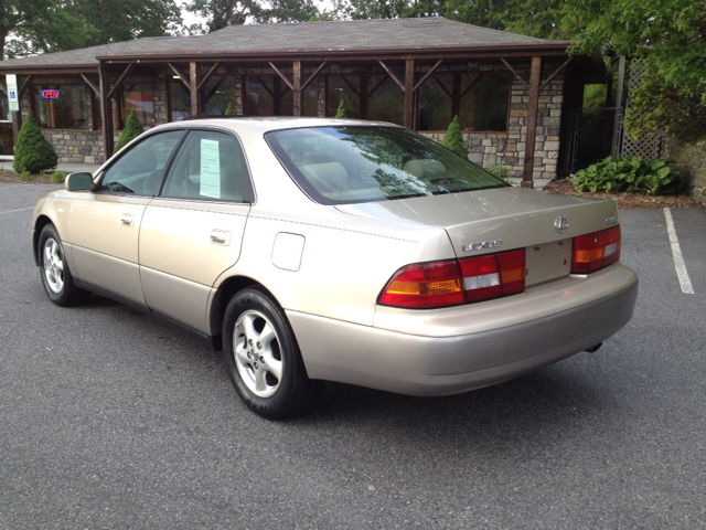 Lexus ES 300 1997 photo 2