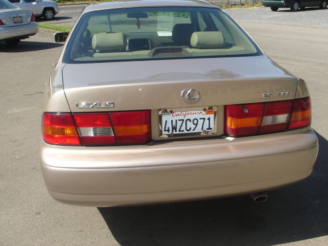 Lexus ES 300 1997 photo 4