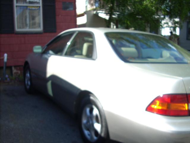 Lexus ES 300 1997 photo 2