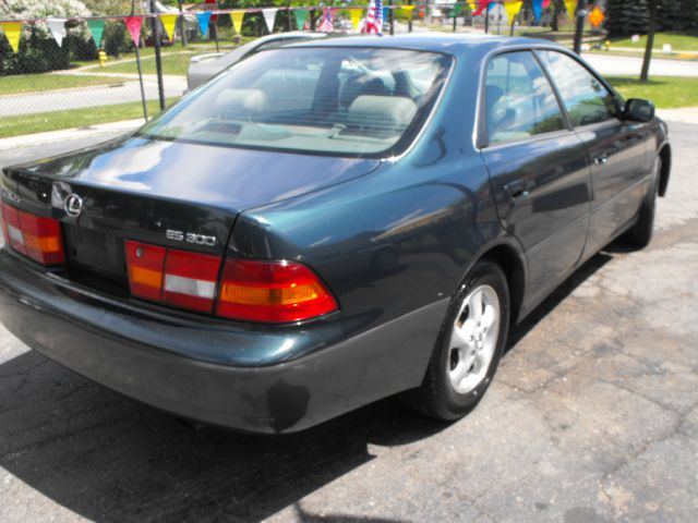 Lexus ES 300 Base Sedan