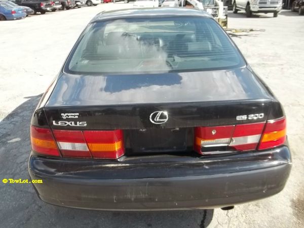 Lexus ES 300 1997 photo 3