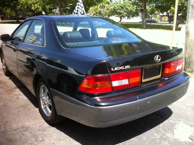 Lexus ES 300 1997 photo 1