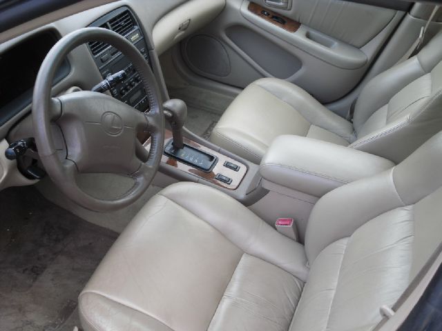 Lexus ES 300 1997 photo 2