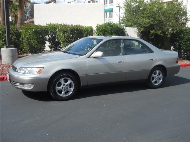 Lexus ES 300 Unknown Sedan